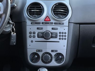 OPEL CORSA D 1.4 Selection Ülés- és Kormányfűtés. klíma