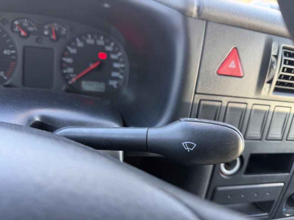 VOLKSWAGEN TRANSPORTER T4 2.5 7DH 1Y2 Hosszú. klímás. kitűnő állapotban!