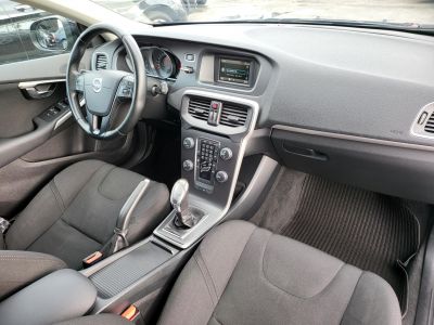 VOLVO V40 1.6 D [D2] Momentum Tempomat Digitiklíma Megkímélt!