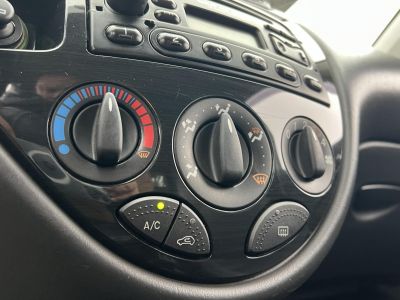 FORD FOCUS 1.6 Ghia Friss vizsga vonóhorog bőr belső!