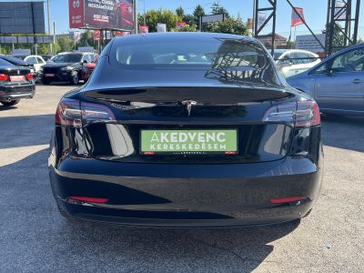TESLA MODEL 3 Standard Range Plus Aut 96e km. mátrix LED. hőszivattyú. prémium hifi. garanciális!