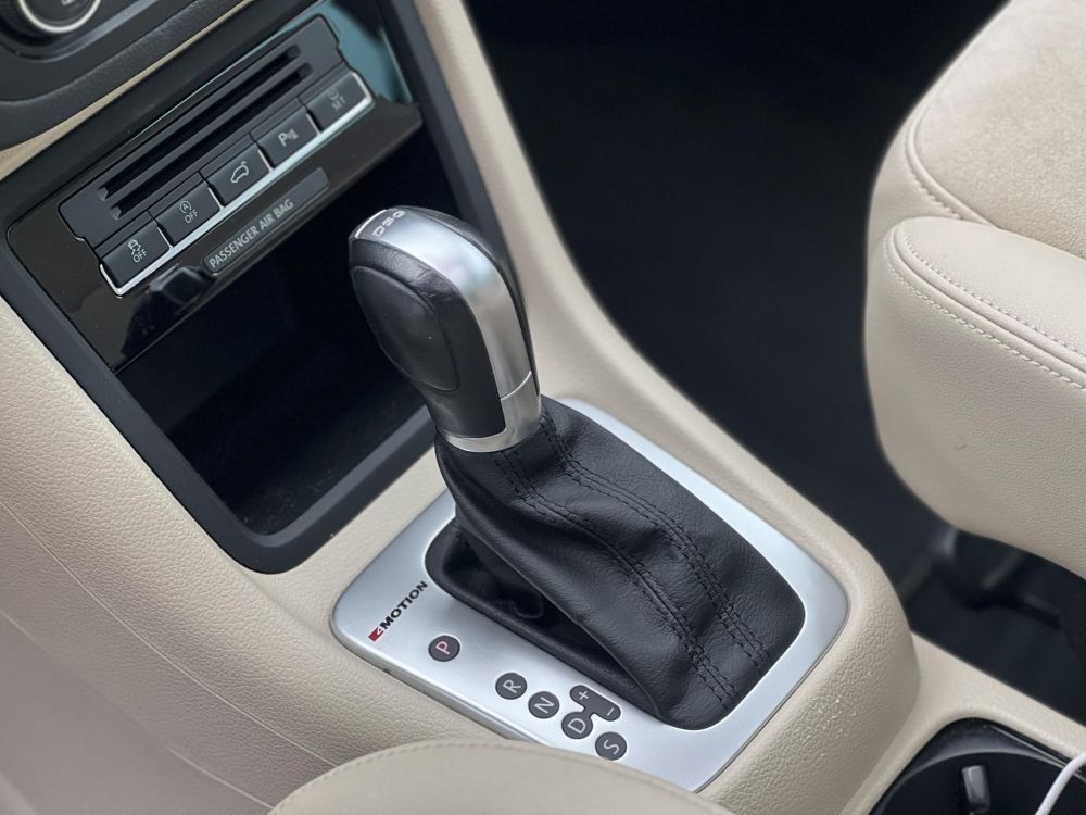 VOLKSWAGEN SHARAN 2.0 TDI BMT SCR Highline 4Motion DSG Egyedülálló szépség! Vaj bőr. tető. 4x4. 158e km+sok extra