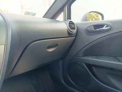 SEAT LEON 2.0 TFSI Cupra 350le! Integrált fejtámlás ülések. Boheme Purple fényezés