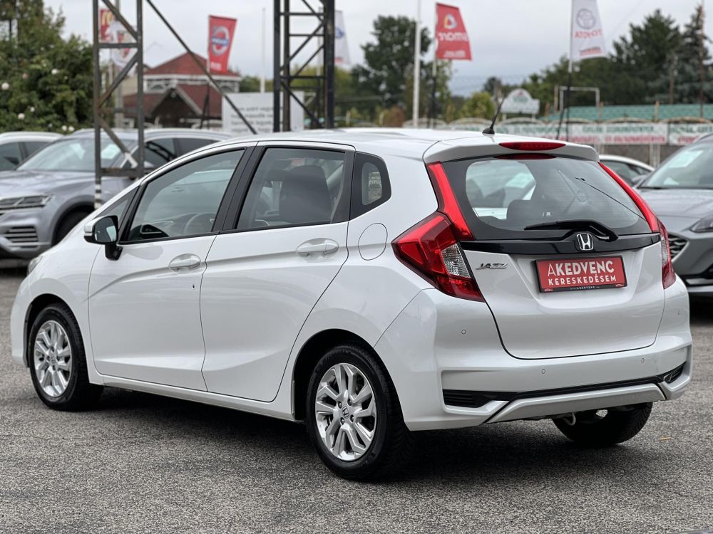 HONDA JAZZ 1.3 Comfort M.o.-i. 1.tul. Márkaszervizelt!
