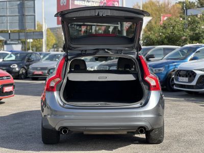 VOLVO V60 2.0 [T4] Kinetic Geartronic M.o.-i. magasan felszerelt. végig vezetett szervizkönyv!