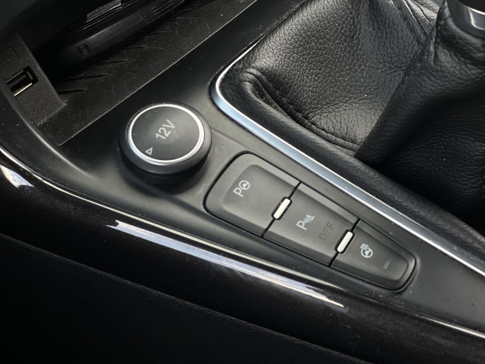 FORD FOCUS 1.6 Ti-VCT Technology Magyarországi 80e km Végig szervizelt!