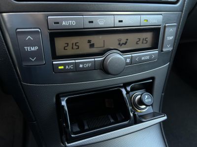 TOYOTA AVENSIS 2.0 D-4D Sol Plus Facelift! Magyar Navigáció Ülésfűtés Tempomat 2zDigitklíma
