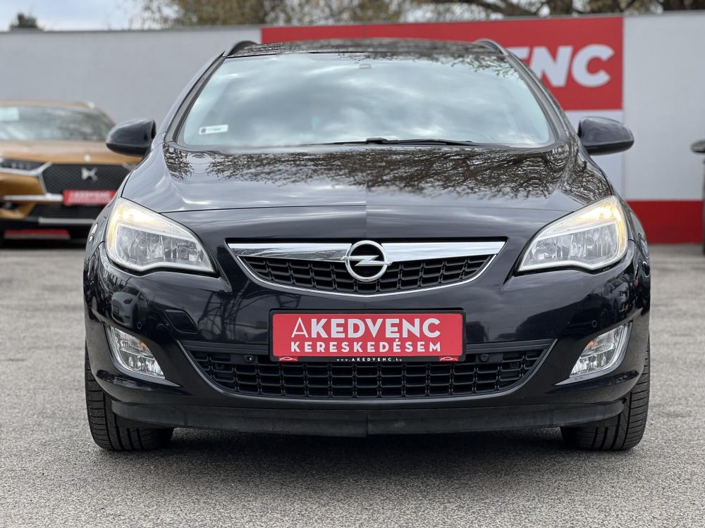 OPEL ASTRA Sports Tourer 2.0 CDTI Sport Tempomat Digitklíma Tolatóradar Multikormány Ülésfűtés