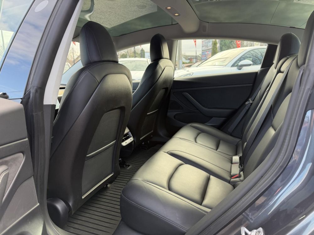 TESLA MODEL 3 Standard Range Plus Aut