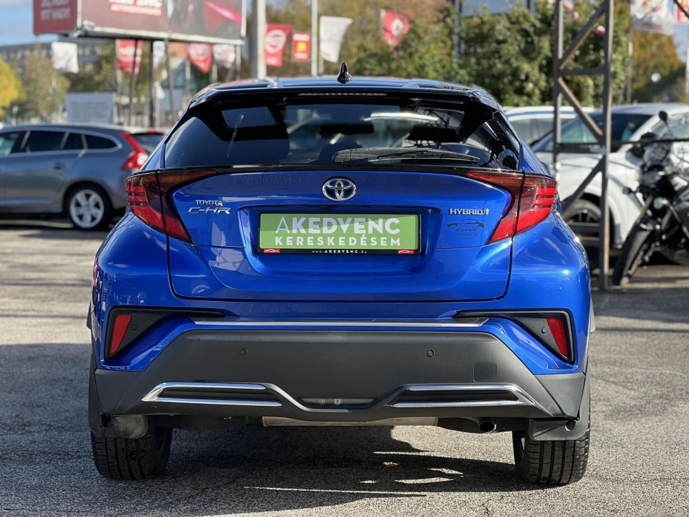 TOYOTA C-HR 2.0 Hybrid Selection e-CVT M.o.-i. LED fényszórók. kamera. keyless. sávtartó. ülés-kormányfűtés