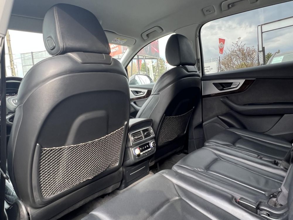 AUDI Q7 3.0 V6 TDI quattro Tiptronic ic M.o.i. 1.tul. rendszeresen karbantartott. vezérlés cserélve!