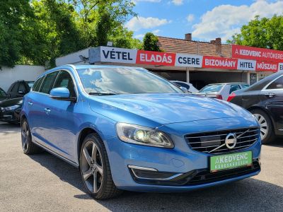 VOLVO V60 2.4 D [D6] PHEV AWD Summum Geartronic Magasan felszerelt! Harman/Kardon Napfénytető Holttér Kamera Vonóhorog