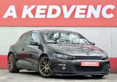 VOLKSWAGEN SCIROCCO 2.0 CR TDI DSG KÜLÖNLEGES! Japan Racing alufelni. Téli-nyári kerék! Nagyszerviz után!