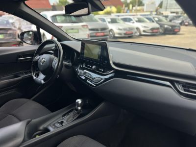 TOYOTA C-HR 1.8 Hybrid Dynamic e-CVT 104e km. LED. sávtartó. tempomat. kamera. márkaszervizelt előélet!