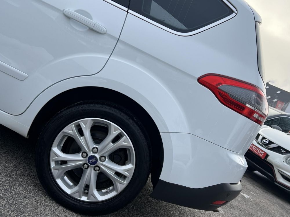 FORD S-MAX 2.0 TDCi Business Powershift Klíma Tempomat Bluetooth Navi!