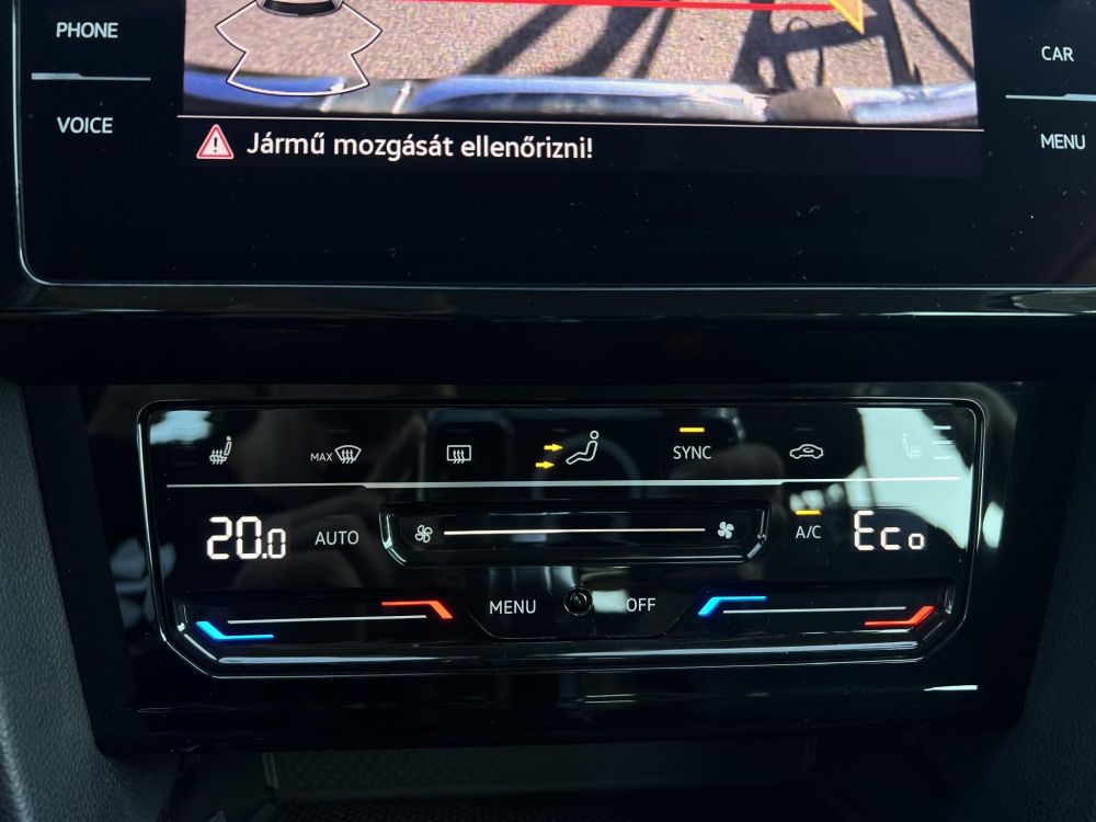 VOLKSWAGEN PASSAT VIII Variant 1.4 TSI GTE Plug-In-Hybrid DSG 97e km. LED Távtartó Carplay Ülésfűtés Kamera 2 töltőkábel!