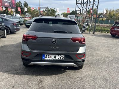 VOLKSWAGEN T-ROC 1.5 TSI ACT Life M.o.-i. 1 tul. Garanciális