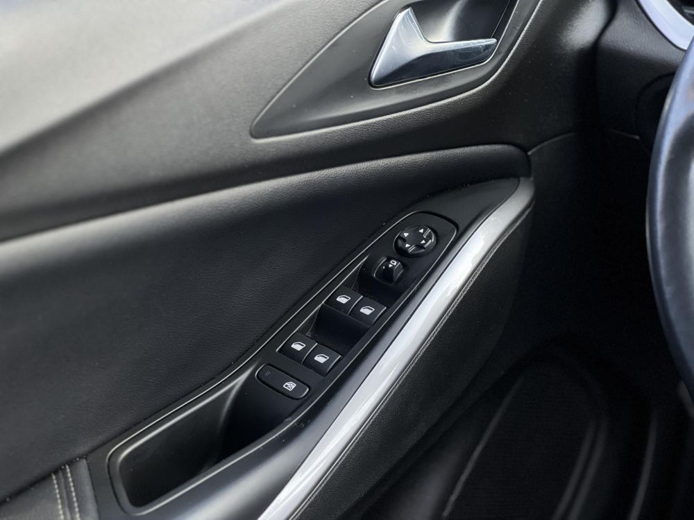 OPEL GRANDLAND 1.2 T Ultimate (Automata) 92e km. M.o.-i. LED. Memória. Üléshűtés. 360 fokos kamera. Carplay!