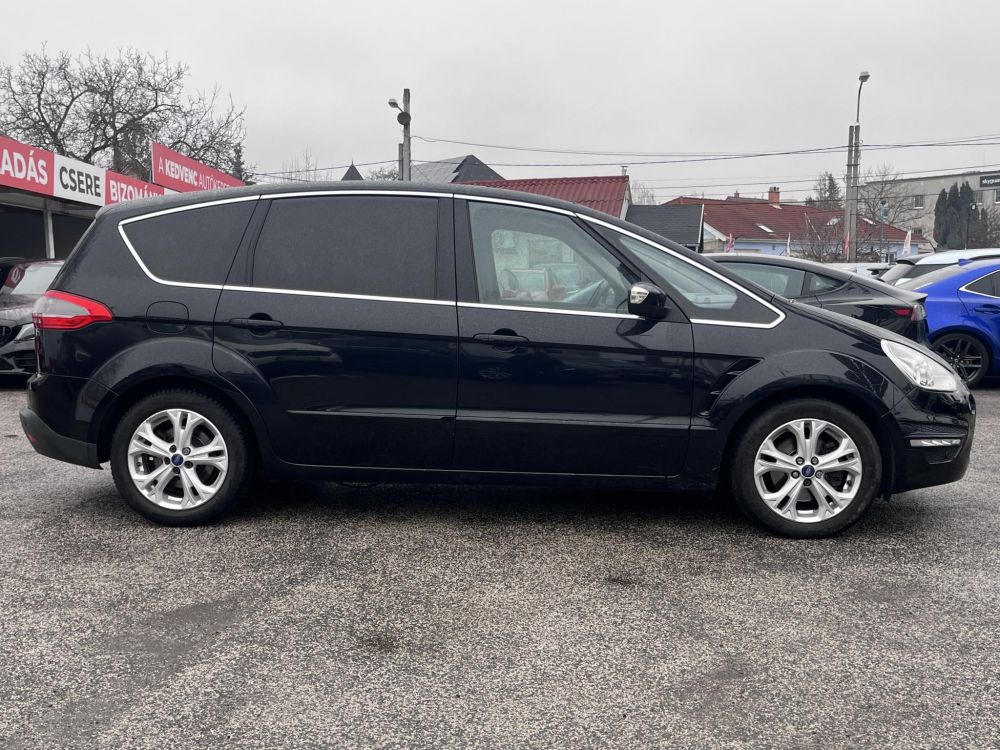FORD S-MAX 2.0 TDCi Business Powershift Tempomat. fűthető ülések. navigáció. téli-nyári kerékszett
