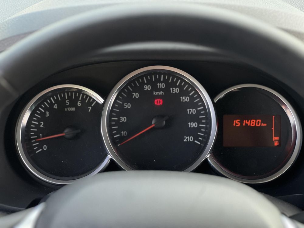 DACIA LODGY 1.6 SCe Ambiance (7 személyes ) Magyarországi. Gyári fényezés. Végig vezetett szervizkönyv!