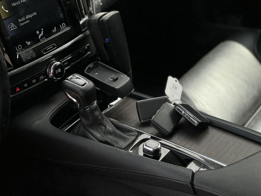 VOLVO V90 Cross Country 2.0 D [D4] AWD Geartronic Ments meg! :)