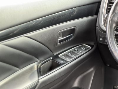 MITSUBISHI OUTLANDER 2.4 PHEV Instyle Premium 4WD CVT Magasan felszerelt. akár 40km elektromos hatótáv!