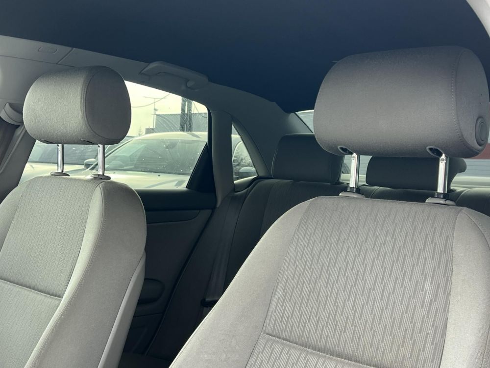 AUDI A4 1.6 Klíma Tolatóradar Új téli gumik!