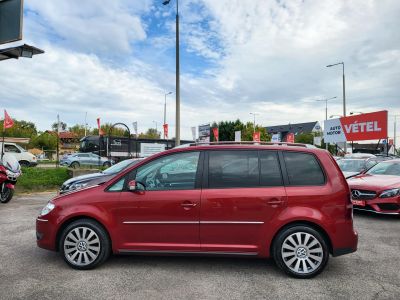 VOLKSWAGEN TOURAN 1.4 TSi Highline 7 személyes Xenon Tempomat Ülésfűtés Tolatóradar Multikormány