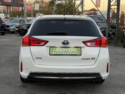 TOYOTA AURIS Touring Sports 1.8 HSD Executive Skyview (Automata) Panoráma Tempomat Ülésfűtés Kamera Keyless Navi