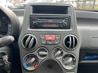 FIAT PANDA 1.1 Active 22e km!! Magyarországi. 4 évszakos gumik. Vonóhorog!