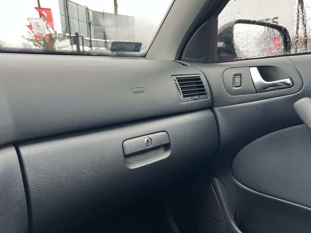 SKODA OCTAVIA Combi 1.6 Classic Klíma Vonóhororg City szervó!