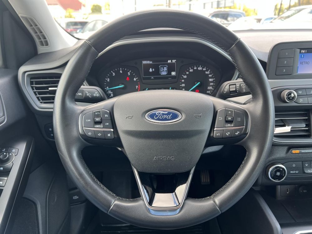 FORD FOCUS 1.0 EcoBoost Trend M.o.-i. 1.tul. Márkaszervizelt!