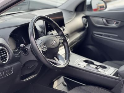 HYUNDAI KONA EV 64kWh Style HUD. parkolóasszisztens. sávtartó. CarPlay. 400km hatótáv!