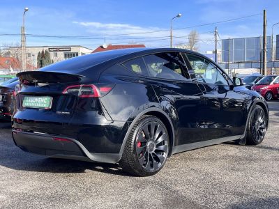 TESLA MODEL Y Performance AWD (Automata) 80e km. Fehér belső. FSD. AMD Ryzen. 2 gumigarnitúra. Garanciális!