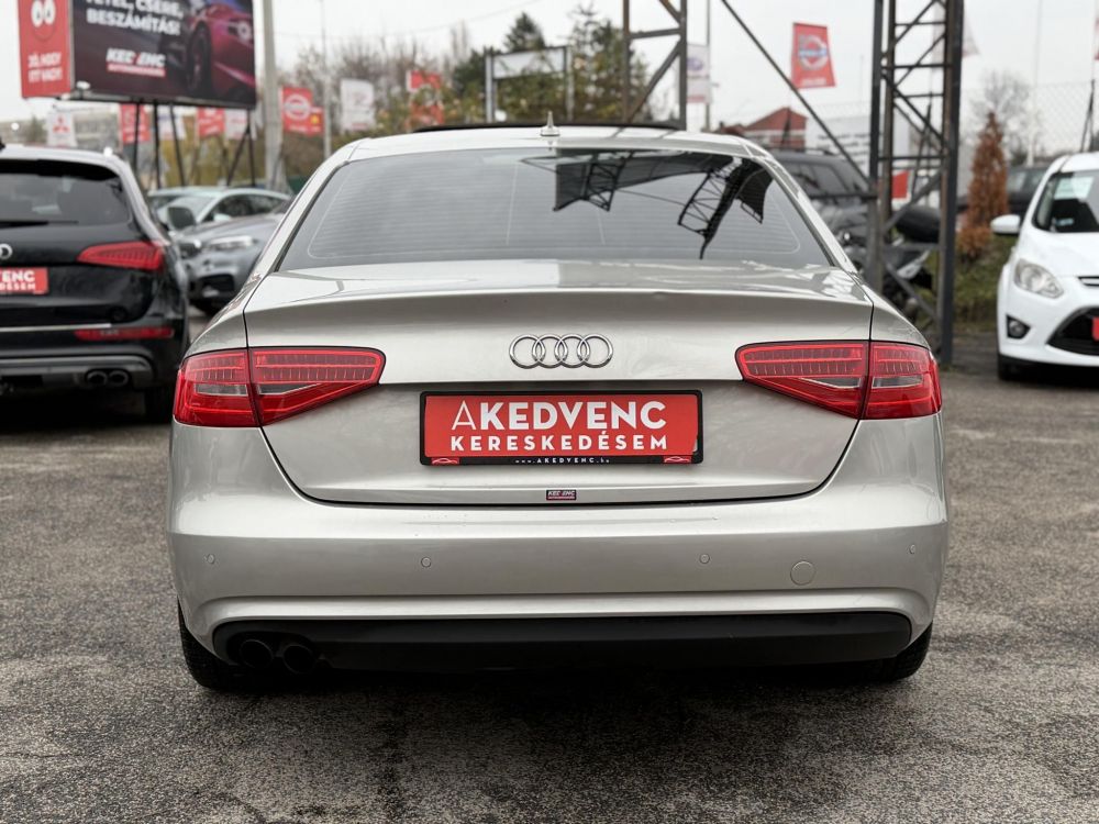 AUDI A4 2.0 TDI multitronic Magyarországi Napfénytető Xenon Üléshűtés PDC Téli-nyári kerék!
