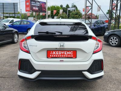 HONDA CIVIC 1.0 T Elegance Navi M.o.i. 1.tul. Márkaszervizelt! 150e km-ig garanciális!