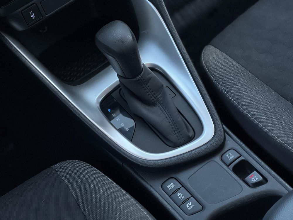 TOYOTA YARIS 1.5 Hybrid Comfort Tech e-CVT 103e km. táblafelismerő. ülésfűtés. kamera. digitklíma