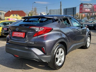 TOYOTA C-HR 1.8 Hybrid Active e-CVT Tempomat Navi Bluetooth Kamera Digitklíma