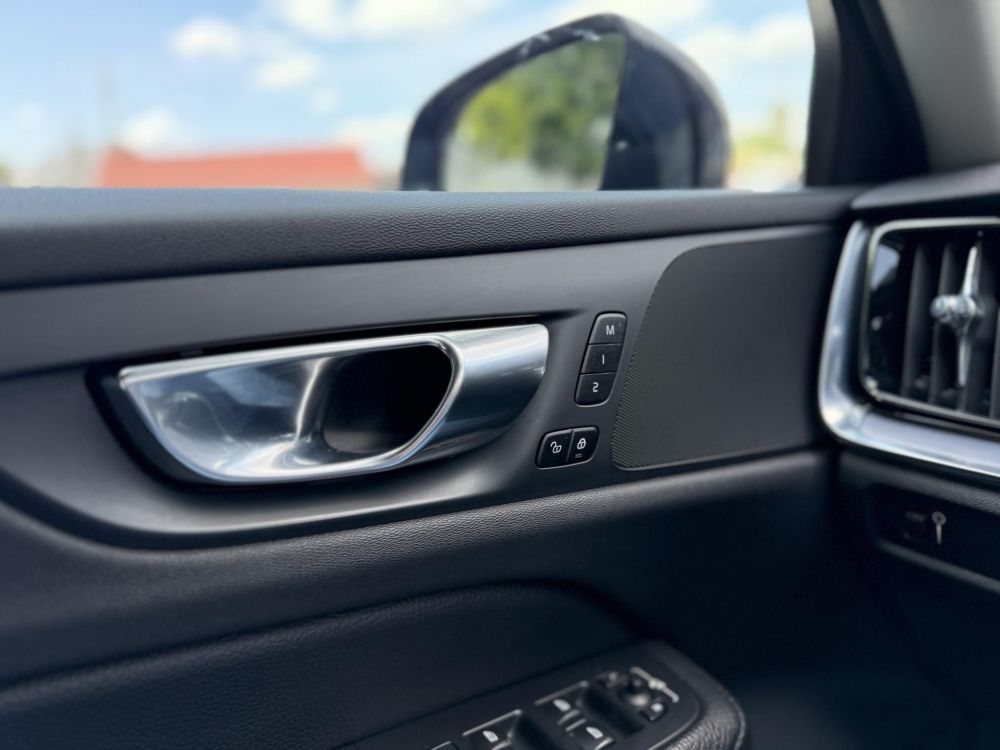 VOLVO V60 2.0 [B3] MHEV Momentum Pro Geartronic Magyarországi. végig márkaszervizelt. kerámia. friss nagyszerviz!
