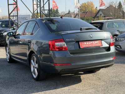 SKODA OCTAVIA 1.6 CR TDI Elegance DSG Magyarországi Xenon Tempomat Navi Ülésfűtés Digitklíma