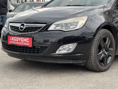 OPEL ASTRA Sports Tourer 2.0 CDTI Sport Tempomat Digitklíma Tolatóradar Multikormány Ülésfűtés
