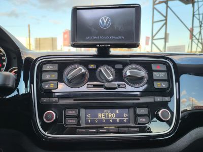 VOLKSWAGEN UP Up! 1.0 White Up! Napfénytető Klíma Navi Ülésfűtés Megkímélt!