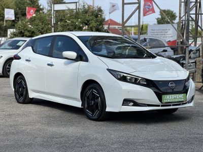 NISSAN LEAF Acenta 40kWh (Automata) 29e km. keyless. 360 kamera. első-hátsó ülésfűtés. téli-nyári kerék szett!