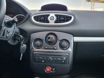 RENAULT CLIO 1.2 16V Authentique M.o.-i. 110e km! Klíma El.ablak Téli/Nyári gumi