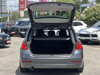 BMW 318d 156e km. ülésfűtés. navigáció. bluetooth. tolatóradar. keyless. 2 gyári kulcs!