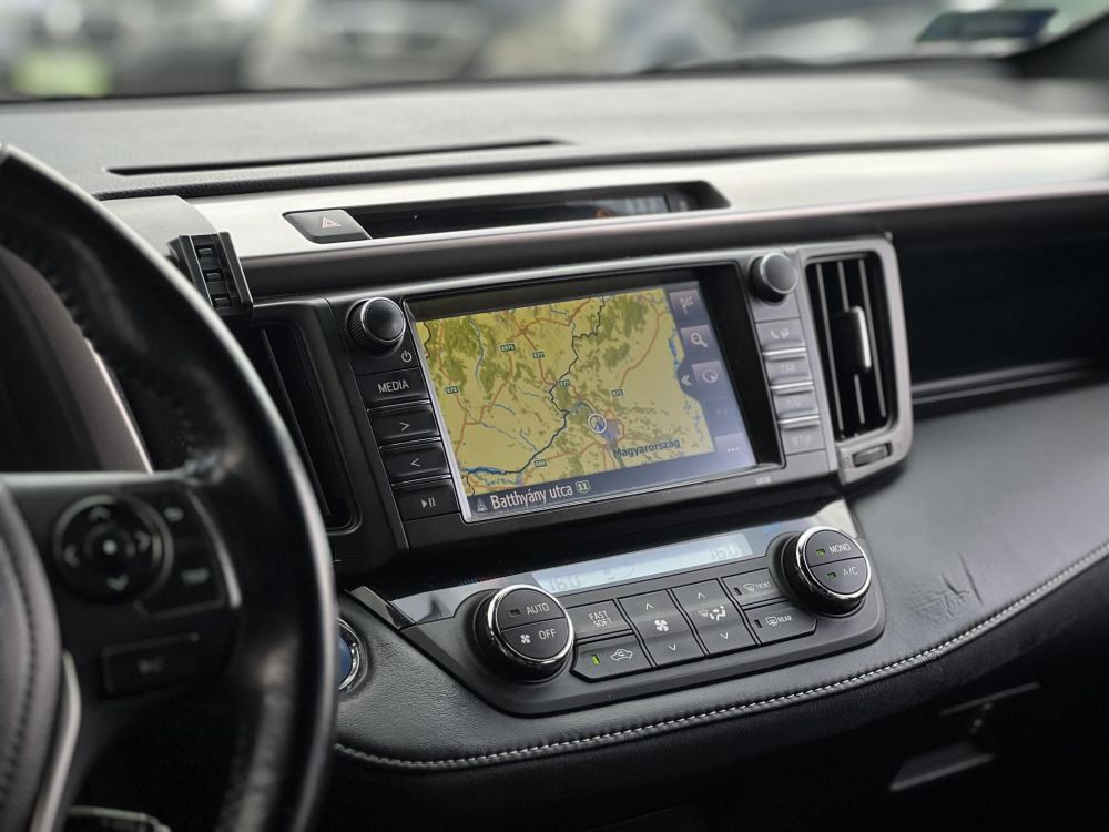 TOYOTA RAV 4 Rav4 2.5 Hybrid Executive e-CVT 4WD összkerékhajtás. végig márkaszervizelt!