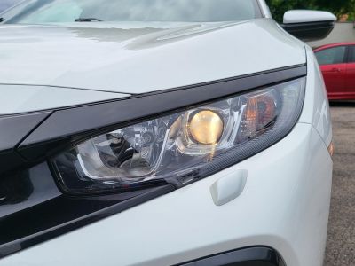 HONDA CIVIC 1.0 T Elegance Navi M.o.i. 1.tul. Márkaszervizelt! 150e km-ig garanciális!
