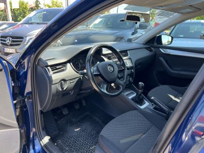 SKODA OCTAVIA Combi 1.4 TSI Ambition 168e km. Tempomat Digitklíma Multikormány Végig vezetett szervizkönyv!