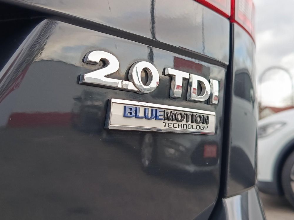 VOLKSWAGEN GOLF VII Variant 2.0 TDI BMT Comfortline Euro 6 Lounge Tempomat Digitklíma Ülésfűtés Bluetooth