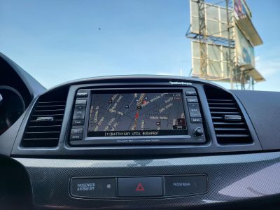 MITSUBISHI LANCER 1.8 Invite CVT Rockford Fosgate HIFI Tempomat Navi Kamera Ülésfűtés Vezetett szervizkönyv!